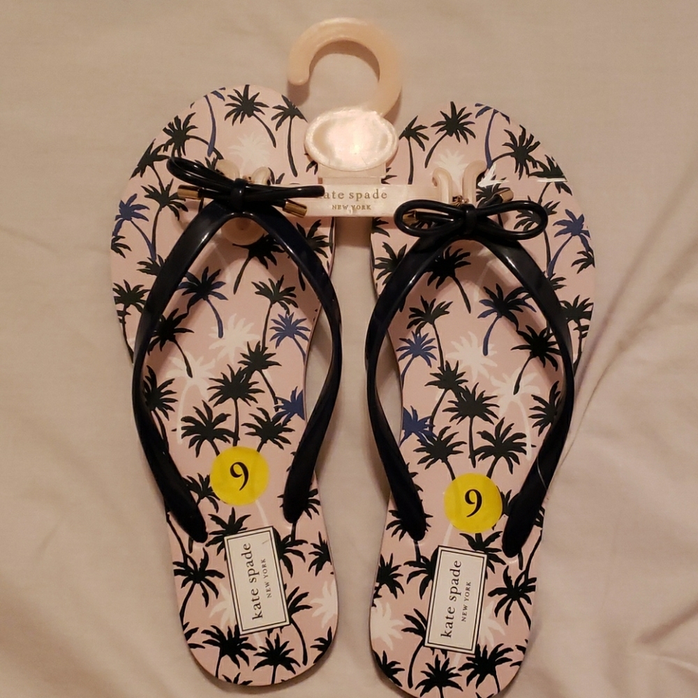 Womens flip flops NWT